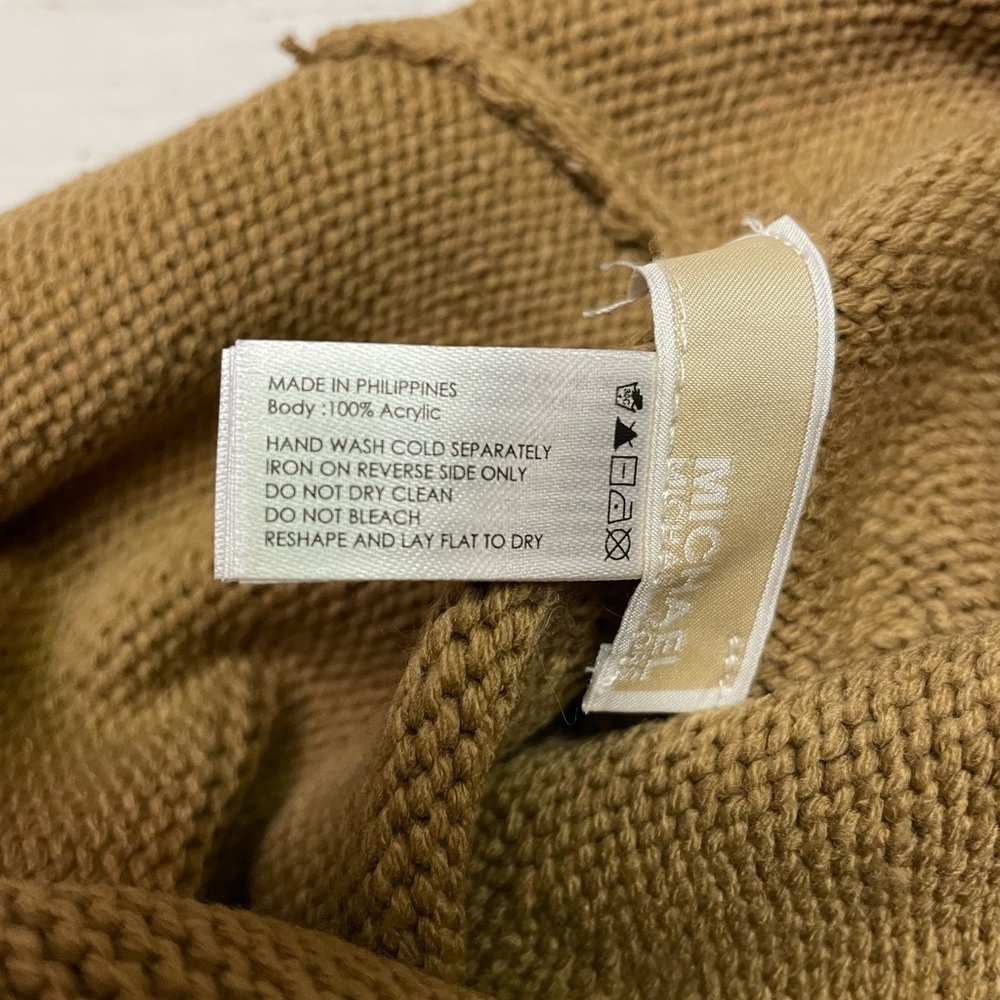 Michael Kors Toboggan Beanie Hat NWT - Picture 8 of 9